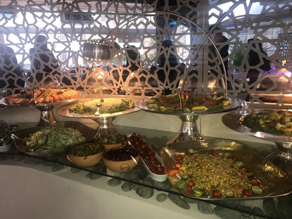 Carlton Al Moaibed Hotel Dammam Zewnętrze zdjęcie A selection of meze at a restaurant in Nicosia, Cyprus