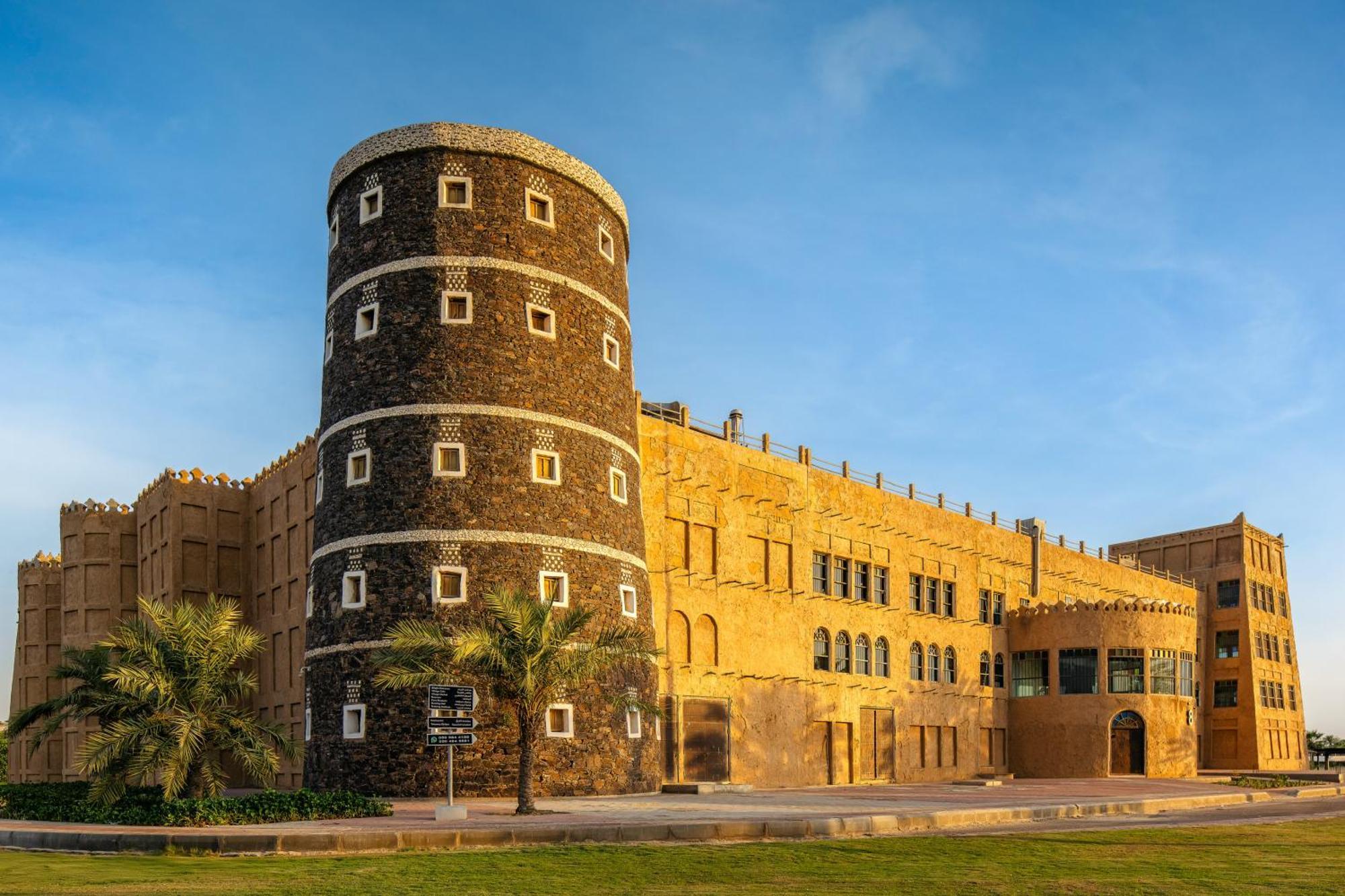 Carlton Al Moaibed Hotel Dammam Zewnętrze zdjęcie Al Jahili Fort