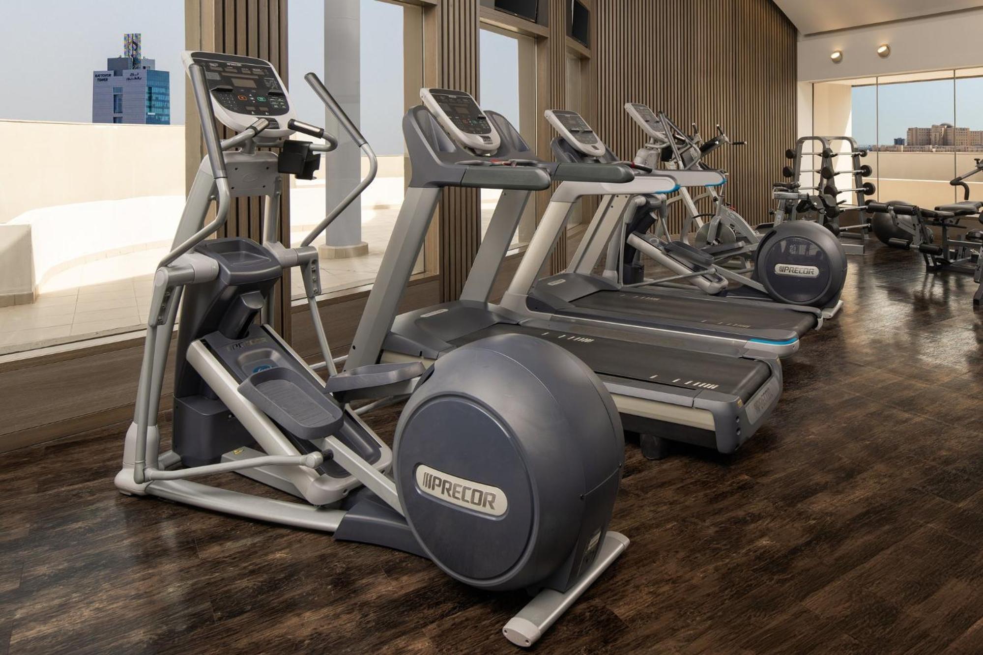Carlton Al Moaibed Hotel Dammam Zewnętrze zdjęcie A Precor elliptical trainer