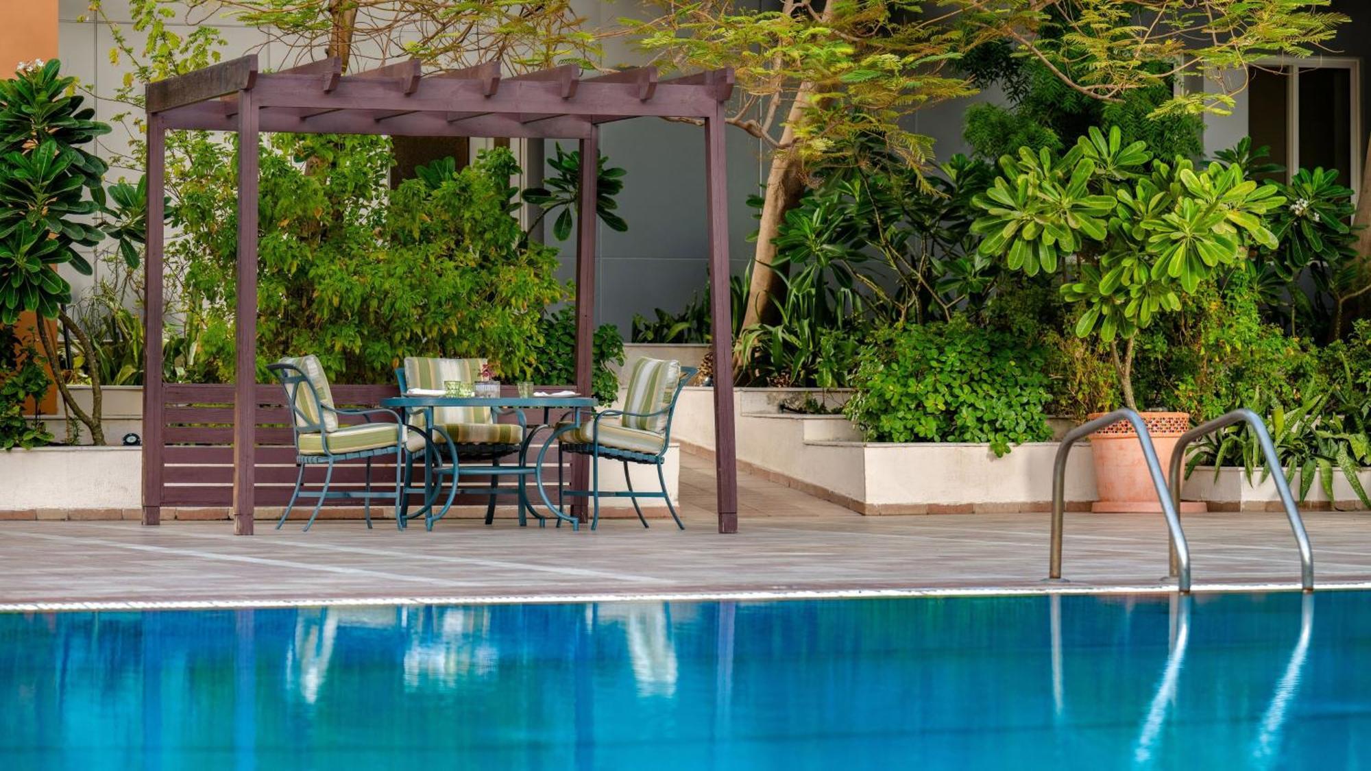 Carlton Al Moaibed Hotel Dammam Zewnętrze zdjęcie The swimming pool at the hotel