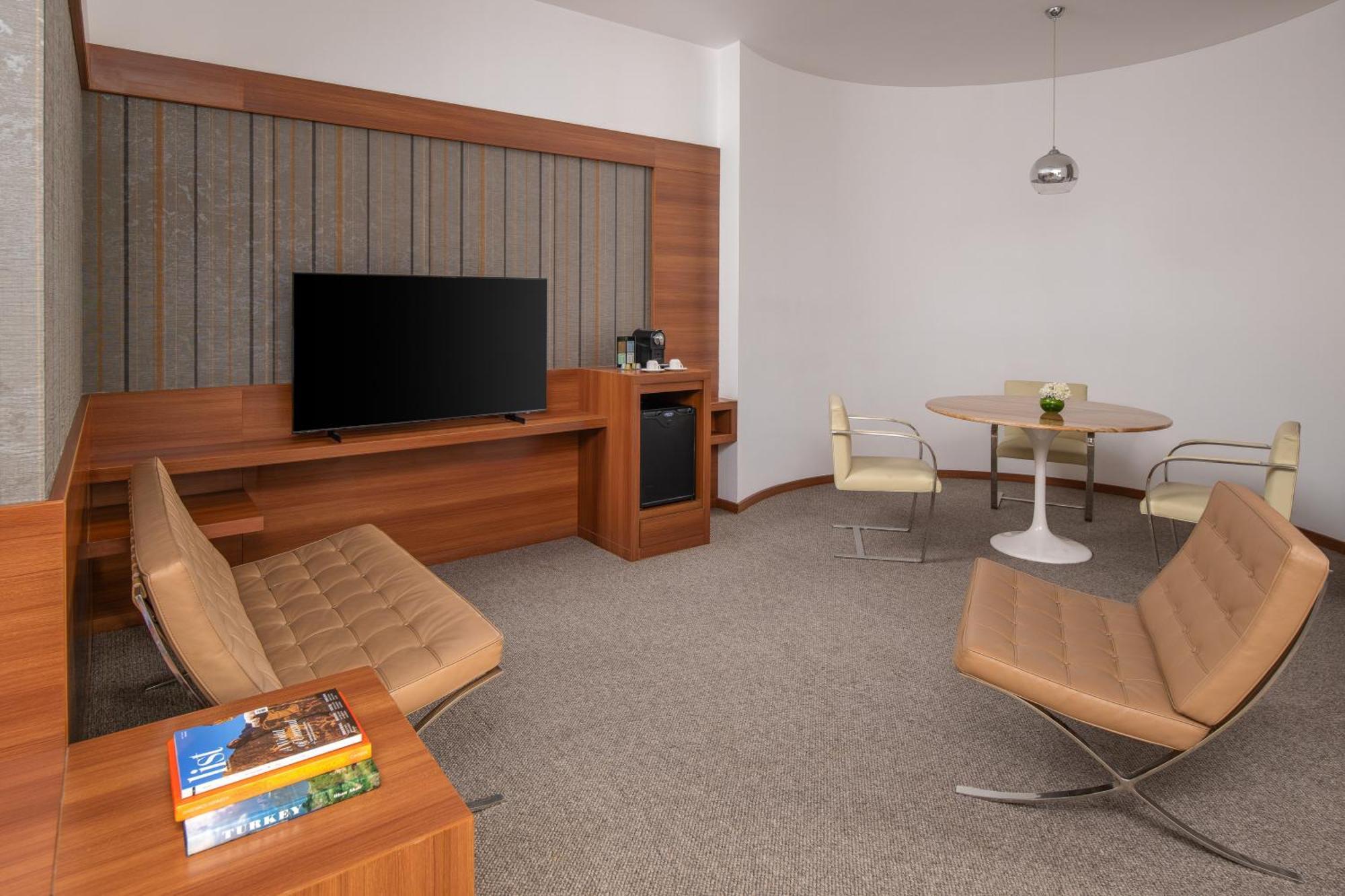 Carlton Al Moaibed Hotel Dammam Zewnętrze zdjęcie A suite at the hotel