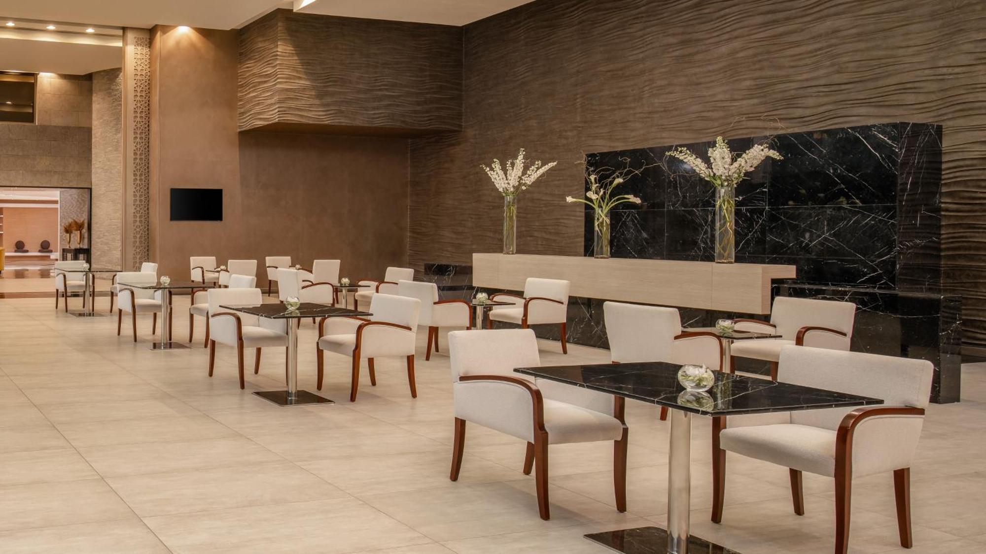 Carlton Al Moaibed Hotel Dammam Zewnętrze zdjęcie The lounge at the airport