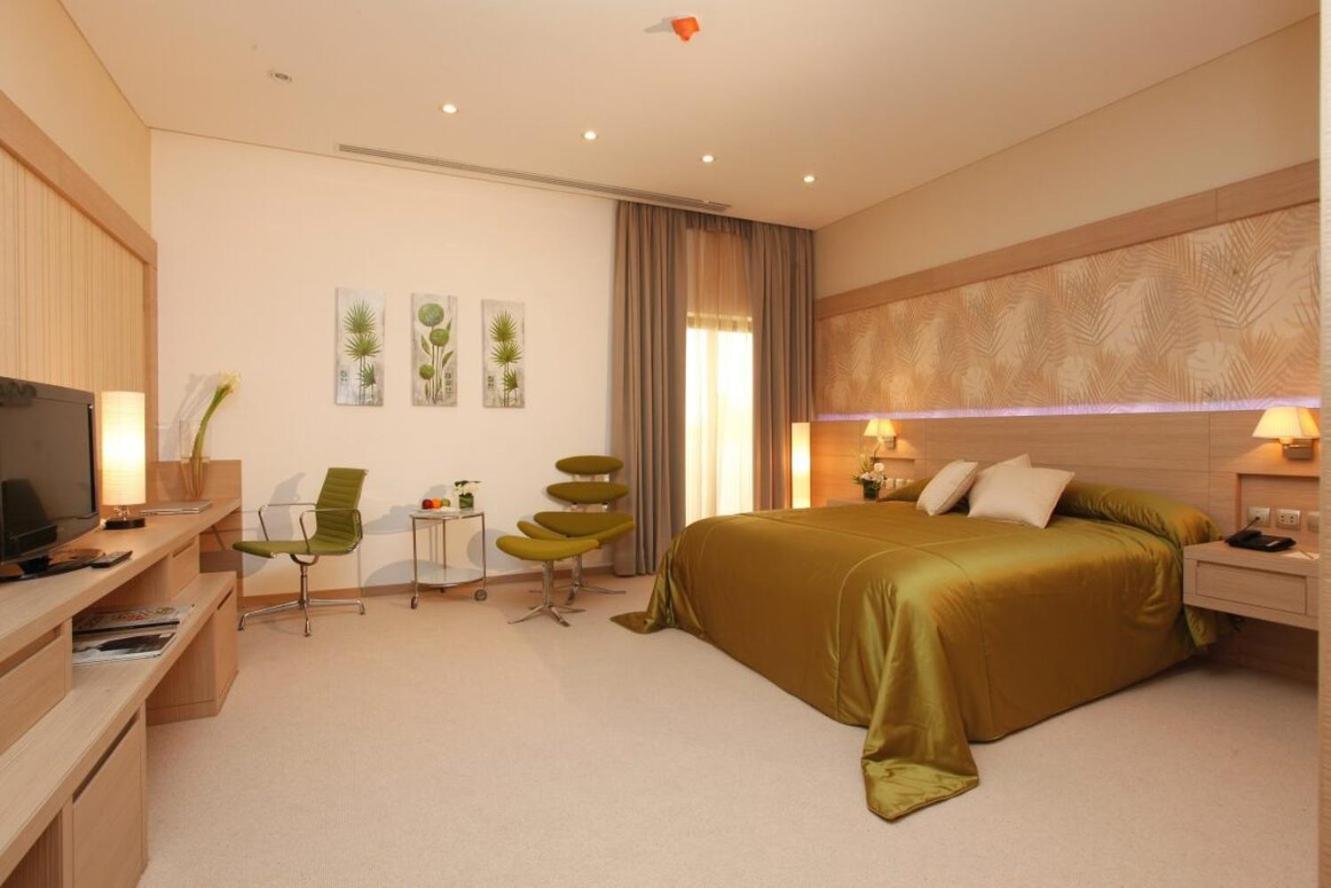 Carlton Al Moaibed Hotel Dammam Zewnętrze zdjęcie A room at the hotel