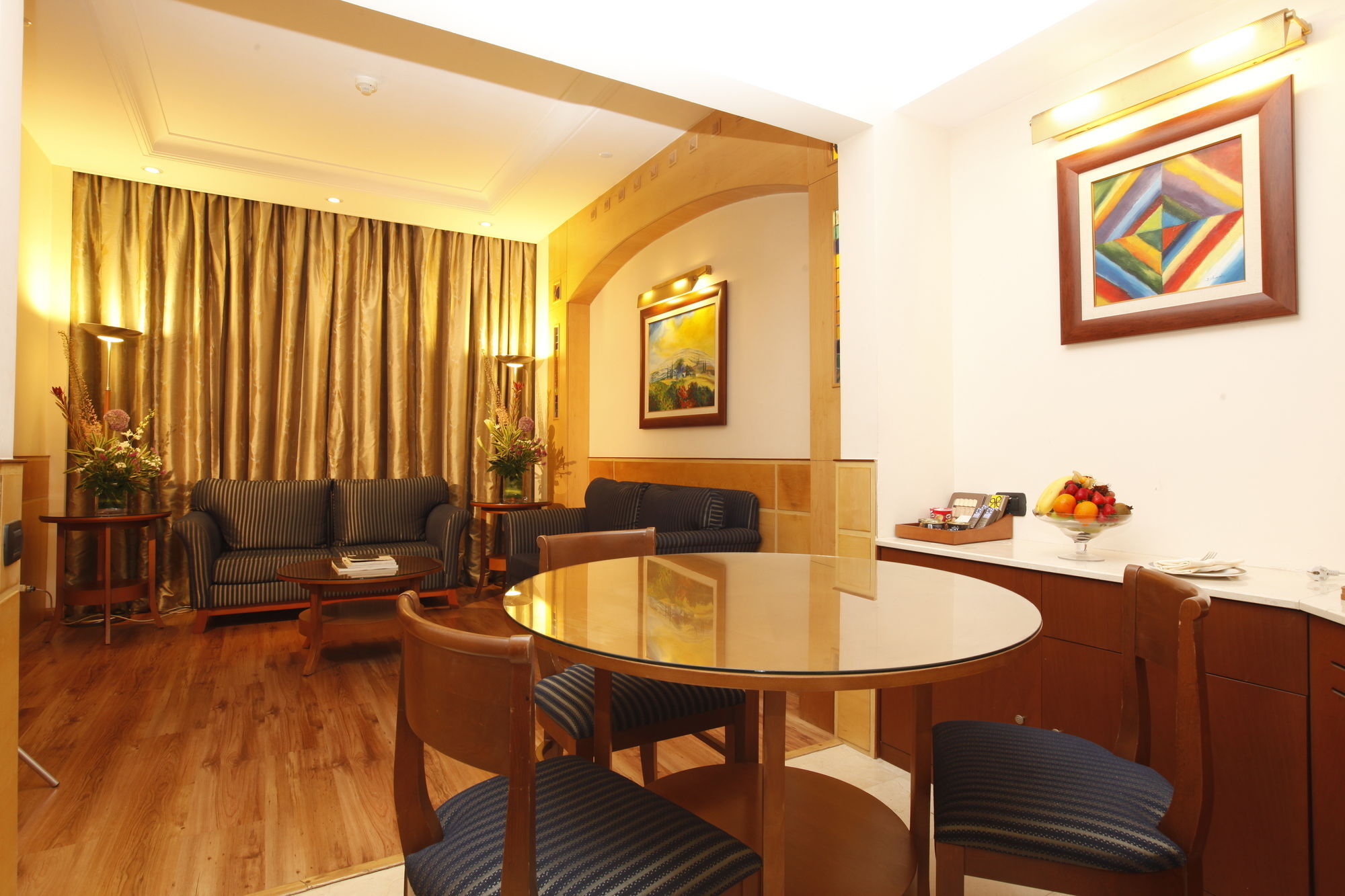 Carlton Al Moaibed Hotel Dammam Zewnętrze zdjęcie A suite at the hotel