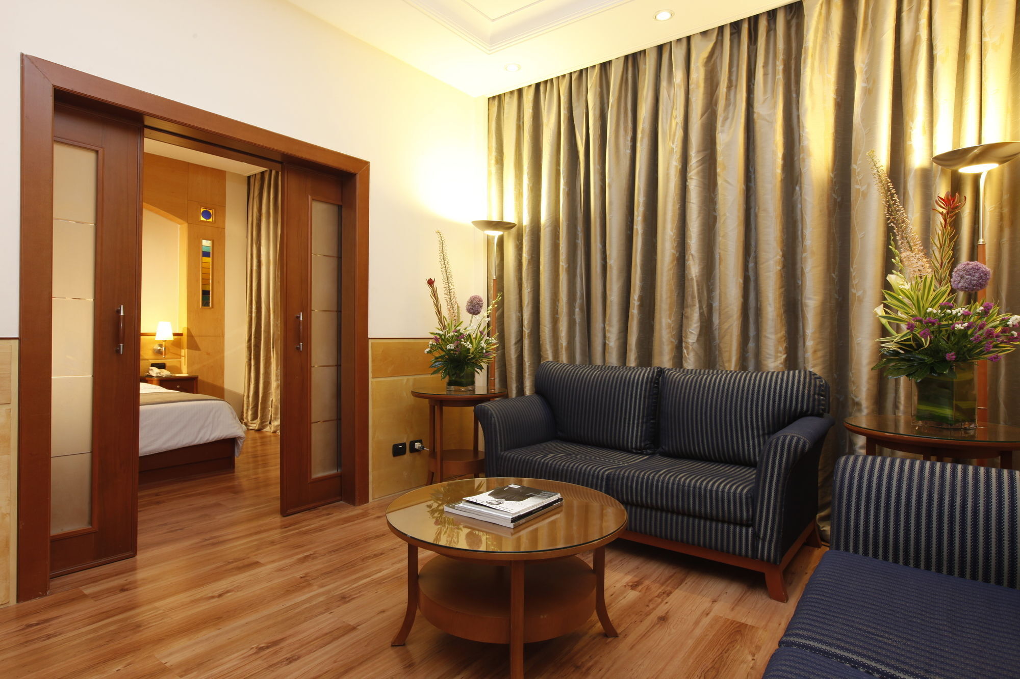 Carlton Al Moaibed Hotel Dammam Zewnętrze zdjęcie A suite at the hotel